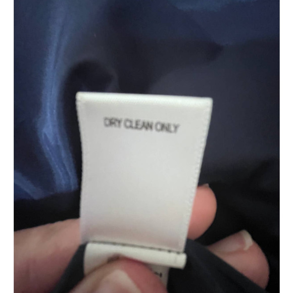 Banana Republic tweed sheath dress 4. Blue and white woven pattern. Sleeveless. - Picture 10 of 10